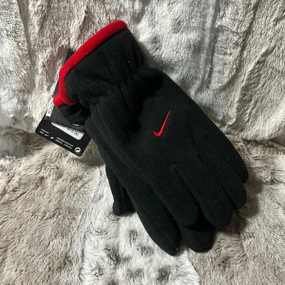 NIKE youth warm black red gloves size 8/20